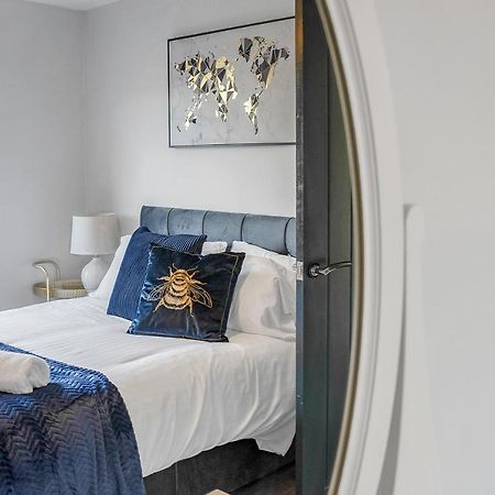 Modern & Spacious 2 Bedroom House - Free Parking - Front & Back Garden - Private Main Door Entrance Edinburgh Exterior photo